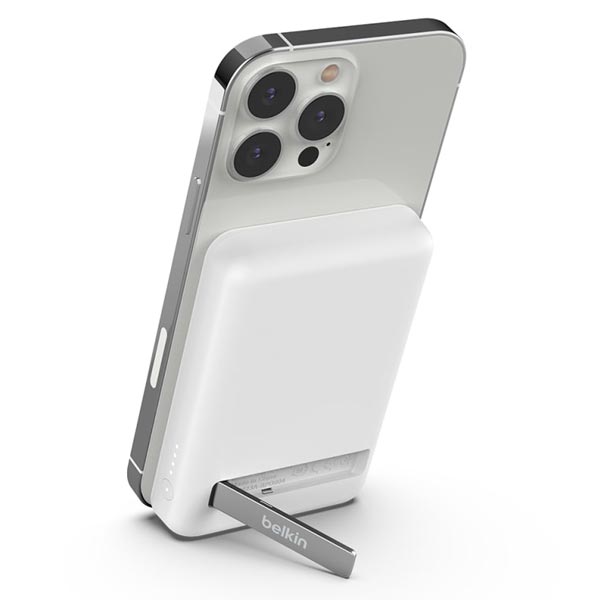 Belkin BoostCharge Magnetic Wireless Power Bank 5k + Stand - White
