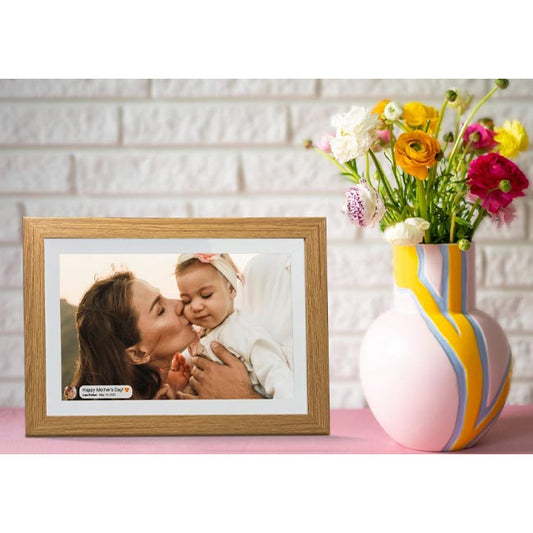 Frameo 7-inch Smart Photo Frame - White Oak